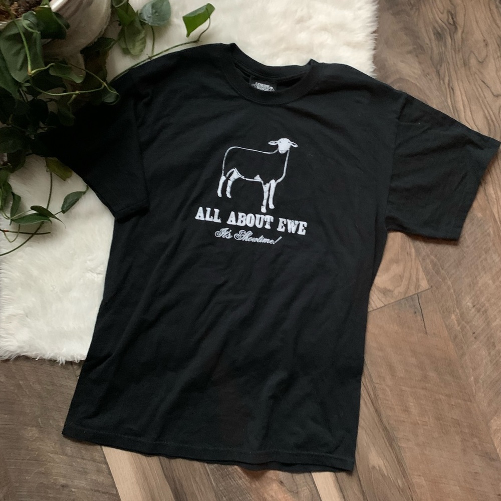 Genuine Ranch All about ewe shirt SZ L